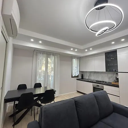 Dream House Apartment